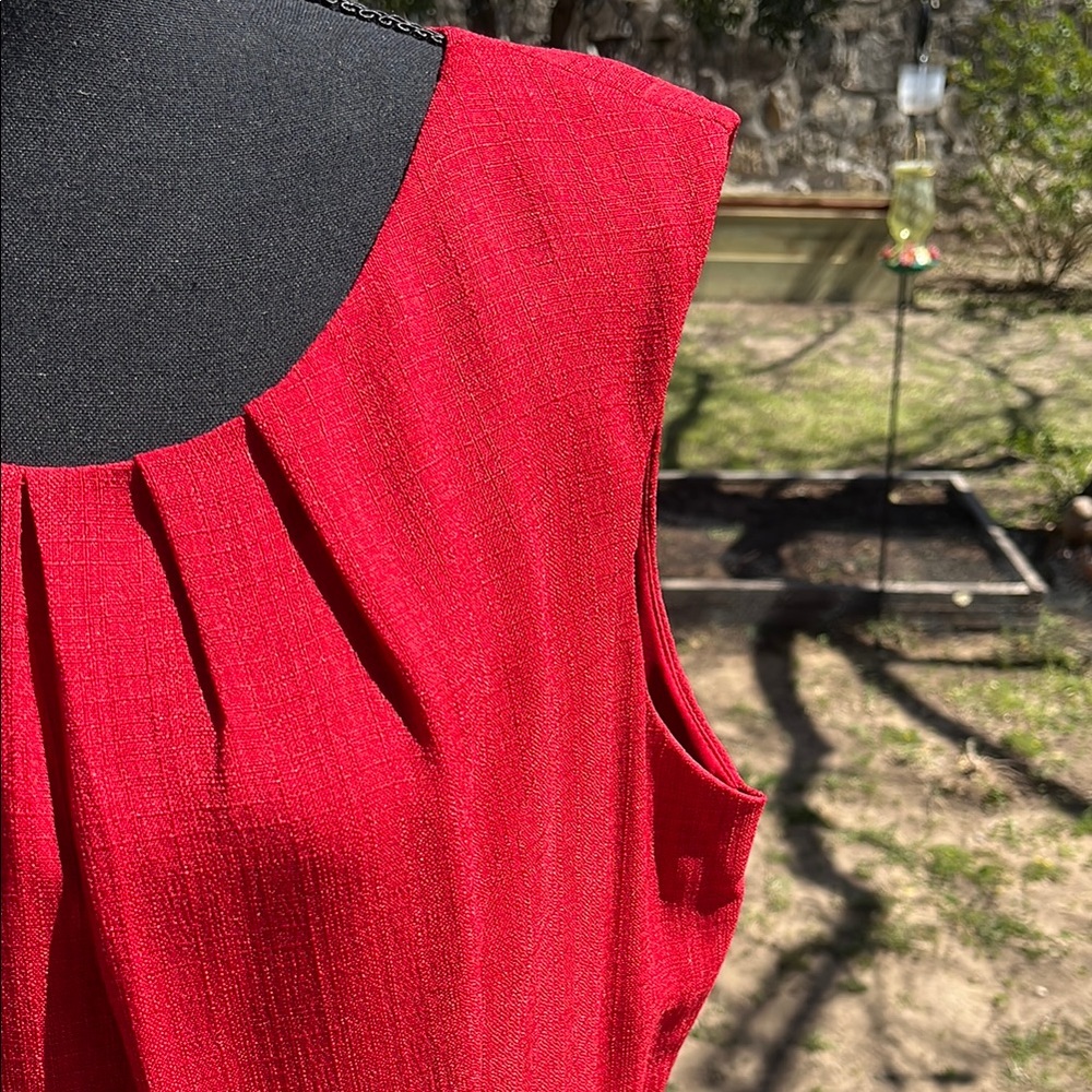 Elegant Red Ellen Tracy  Sleeveless fully lined Dress. Size 14. Side pockets. - Picture 4 of 16